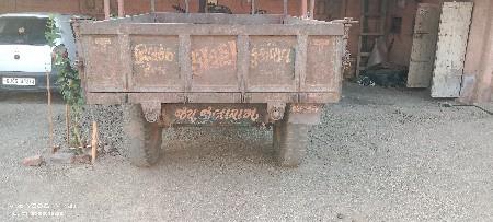 ટોલી બુક સાથે દેવાની છે
