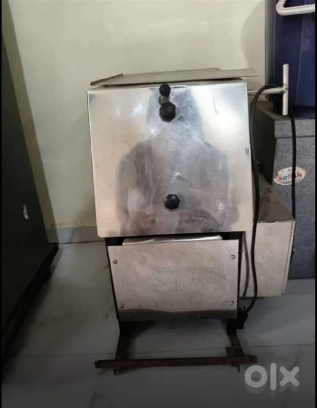 पुरी बनवायची मशीन