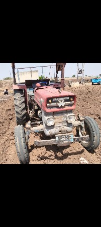 ટ્રેક્ટર વેચવાનું છે