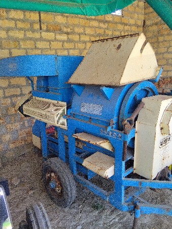 Bajaj thresar