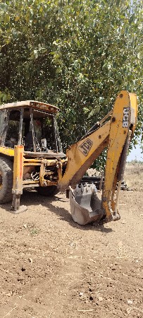 જેસીબી વેચવાનું છે