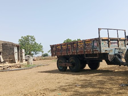 જય સીતારામ નું ફોરવીલ ટેલર વેચવાનું