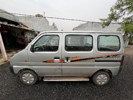 eeco gadi  tyre new 4