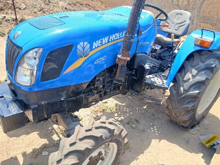 NEW HOLLAND 4710