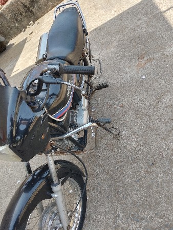 ટુ વ્હીલ વેચવાની છે