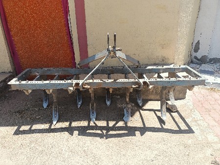 ટ્રેક્ટર નો આખો સેટ વેચવાનો છે