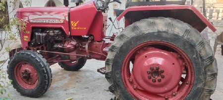 ટ્રેક્ટર વેચવાનું છે