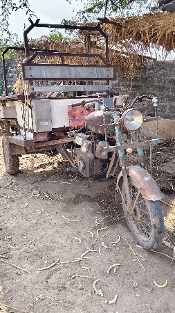 રીક્ષા વેછવાની છે