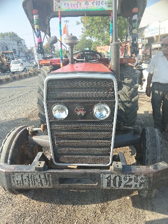 ટ્રેકટર વેચવાનું છે