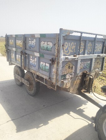 ટ્રેકટર વેચવાનું છે
