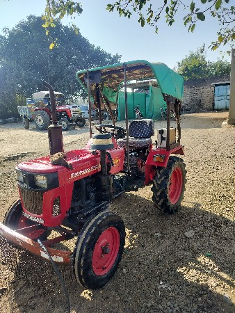 mahindra youvraj 215