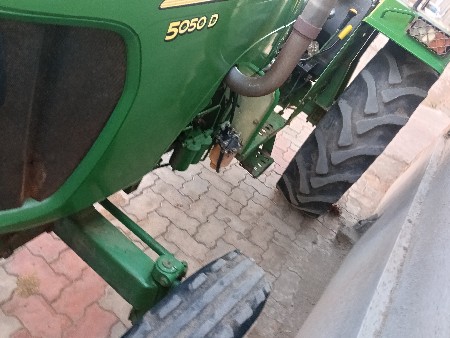 john deere 5050d