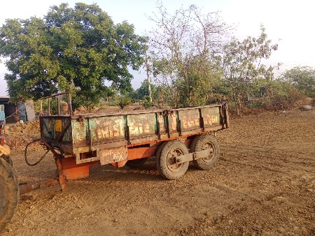 ખોડીયાર કંપનીનું ફોરવીલ ટેલર વેચવાન
