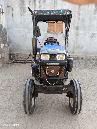 આ મીની ટ્રેક્ટર વેચવાનુ છે