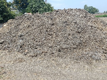 છાણીયું ખાતર વેચવાનું છે