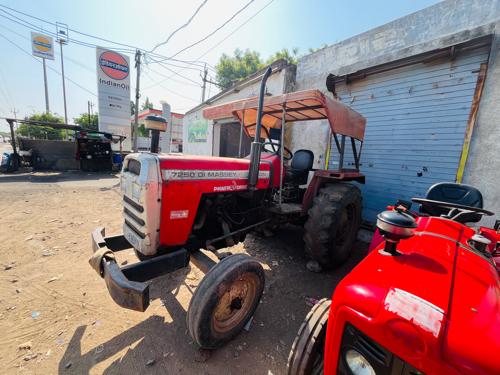 આ ટેકટર વેચવાનુ છે