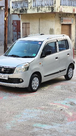wagonar petrol company fited cng