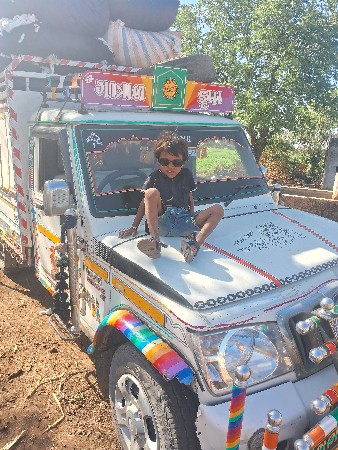 બોલેરો પીકપ વેચવાનું છે