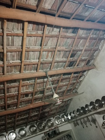 બેમકાનનોકાટમાળવેશવાનુ