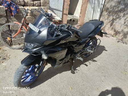 ઍસટરીમ 200 ઍસ વેચવાનું છે