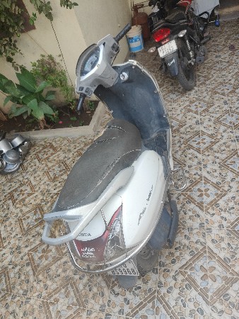 એકટીવા વેચવાની છે