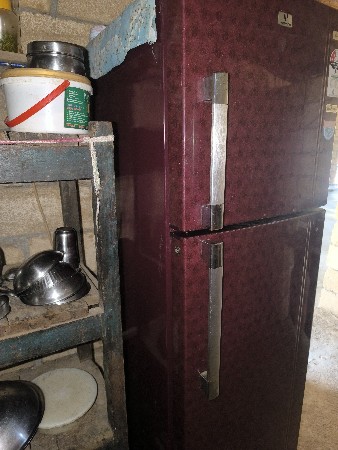 ફ્રીઝ વેચવાનું છે.
