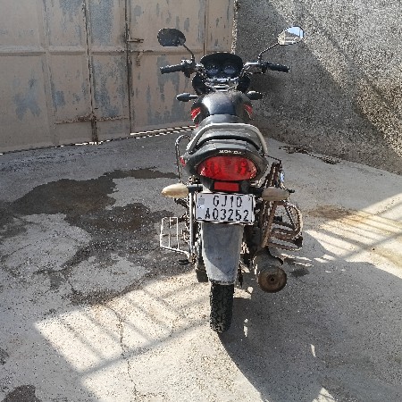 ટુ વ્હીલર વેચવાનું છે honda shine