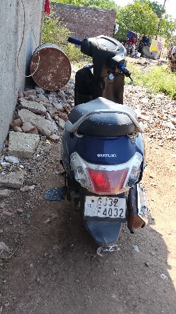 એક્સેસ 125cc વેચવાની છે