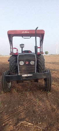 ટ્રેક્ટર વેચવાનુ છે