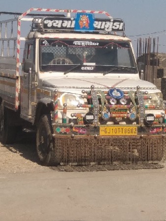 બોલેરો ગાડી વેચવાનો છે