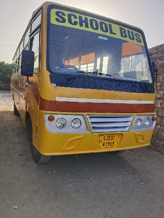 સ્કૂલ બસ