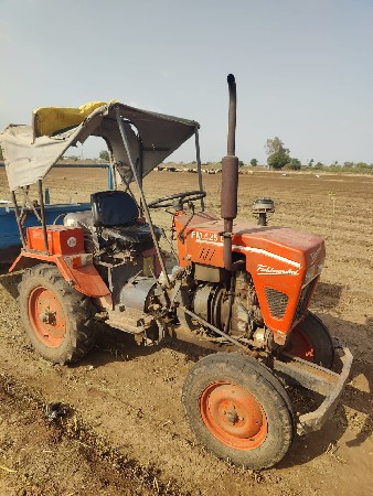 મીની ટ્રેકટર વેચવાનું છે.