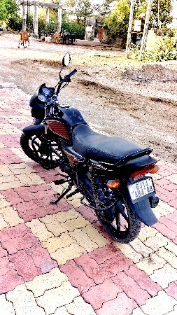 ટુ વ્હીલ વેચવાનું છે