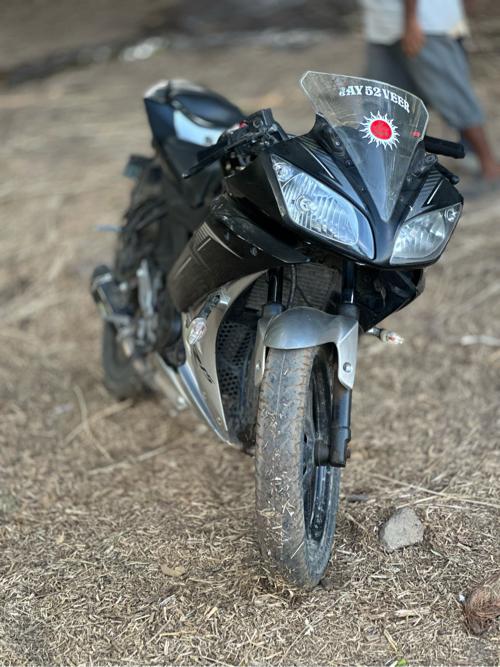 ઘોડી કે ઘોડો હોય તો સાટા કરવાનાં છે