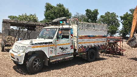 પીકપ બોલેરો વેચવાનો છે