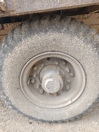 mrf tayar troli nu 916