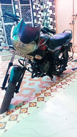 ડિસ્કવર ગાડી વેચવાની છે