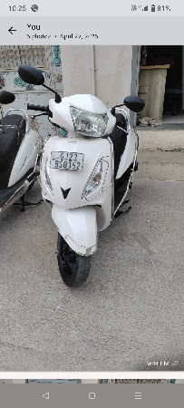 tvs જ્યુપિટર સફેદ ક્લર