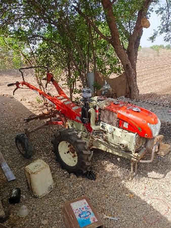 શિંગડાવાળુ ટ્રેક્ટર વેચાવાનુ છે