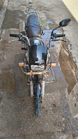 Splendor plus ગાડી વેચવાની છે