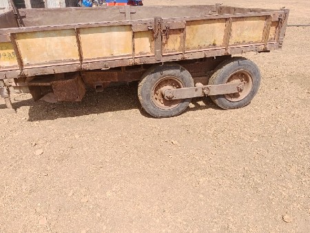 ધરતી કંપનીનું ફોરવીલ ટેલર વેચવાનું