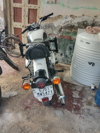 બુલેટ વેચવાનું છે ક્લાસીસ