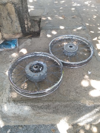 બુલેટ ની રીંગ વેચવાની છે
