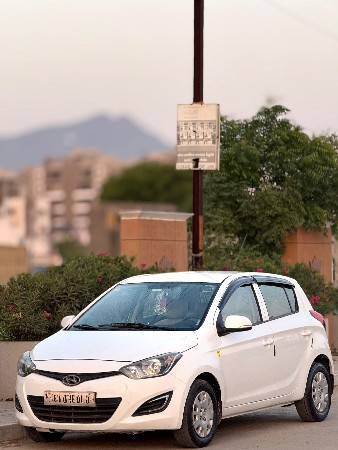 i20 MAGNA 2013