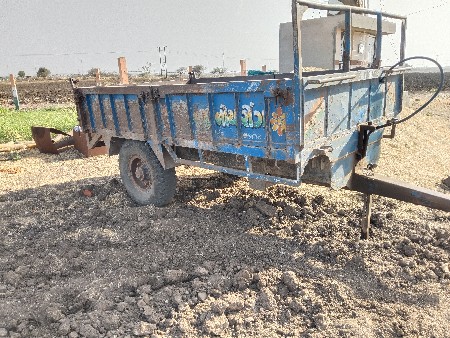 ટેક્ટર ટોલી વેચવાના છે