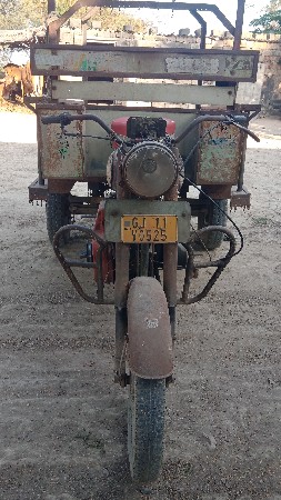 રીક્ષા વેચવાની છે