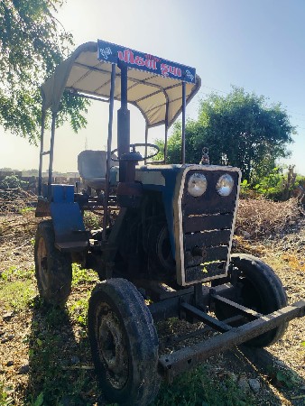 ટ્રેક્ટર વેચવાનું છે