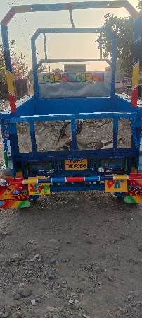 રીક્ષા વેશવાનીછે