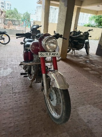 ઓલ્ડ મોડલ બુલેટ વેચવાનું છે