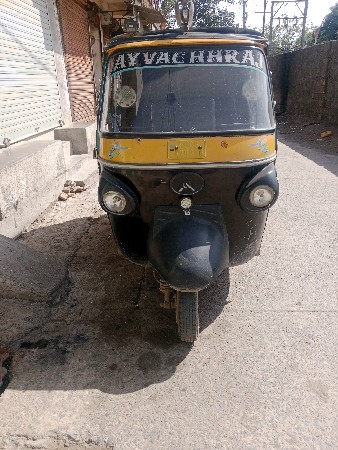 રીક્ષા વેચવાની છે